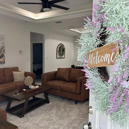 Carroll Estates 3 Bedroom Apartment Retreat